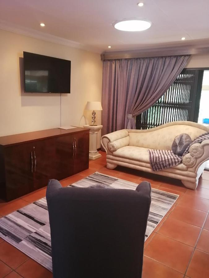 The Pheasant Apartment Boksburg Exterior photo